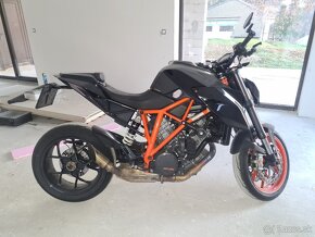 KTM 1290 SUPERDUKE R - 2