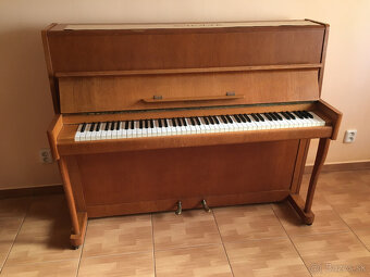 Piano značky "SCHOLZE" - 2