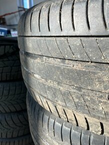 Pneu 225/50R17 - 2