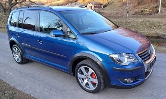 Volkswagen touran 1.9 tdi cross rok 2009 ťažné navigacia - 2