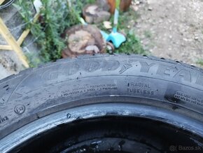 Goodyear 225/55 R17 - 2