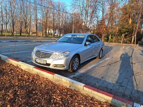 Mercedes E 220 cdi manuál pekné spoľahlivé auto - 2