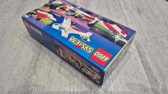 Lego System 1808 Light Aircraft and Ground Support - 2