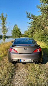 Hyundai Genesis coupe 2.0T - 2