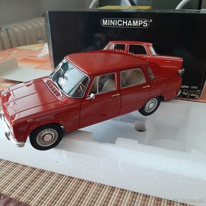 1:18 Alfa romeo Minichamps,Laudaracing - 2