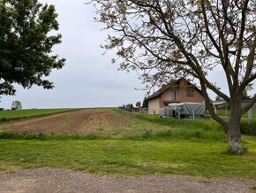 Predaj pekného stavebného pozemku o výmere 1454m2 so stavebn - 2