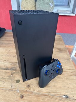 Xbox Series X v zaruke s upravenym ovladacom - 2