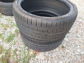 245/35R20 - 2