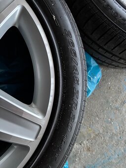 Mercedes ml gl amg R20 original pireli letne 265/45r20 - 2