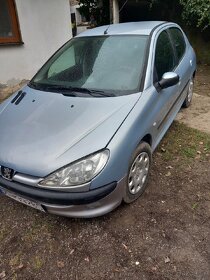 Peugeot 206 1.4 benzín - 2