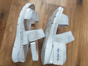 Biele sandálky - 2