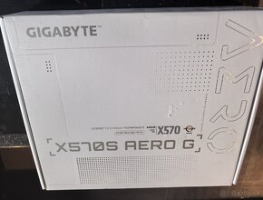 Základná doska GIGABYTE X570S
AERO G  s ADM Ryzen 9 3900X - 2