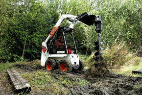 predám šmykom riadený nakladač BOBCAT S70 - 2