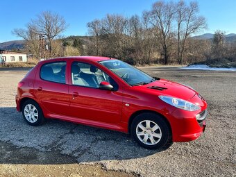 Peugeot 206+ 1.1 44kw naj. 23200km - 2