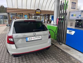 Škoda Octavia 3 facelift combi RS 2.0 TSI DSG PANO ACC KESSY - 2