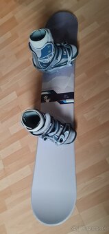 Predan snowboard 153 s viaznim a botami - 2