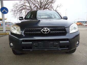 Toyota RAV4 2.2 D-4D 135 Sol - 2