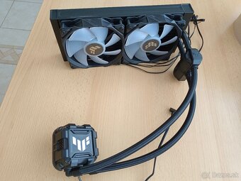 ASUS TUF GAMING LC II 240 ARGB - 2