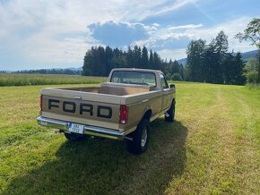 FORD F F250.  4x4 - 2