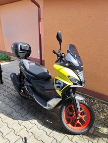 Aprilia SR GT 125 - 2