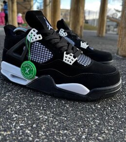 Nike SB Air Jordan Retro 4 - 2