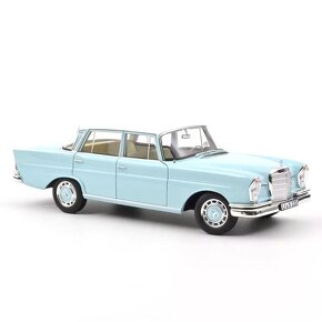 Mercedes-Benz 220 S /1965/ light blue 1:18 Norev - 2