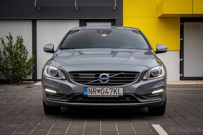 Volvo V60 D4 2.4L AT AWD - 2