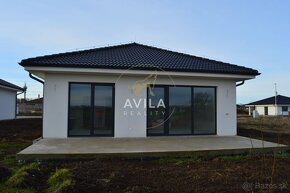 NA PREDAJ: 5 izbový RD bungalov na pozemku 489m2 - Cífer Pác - 2