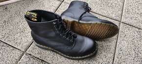 Dr. Martens - 2