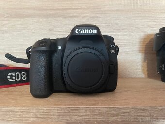 Canon EOS 80D - 2