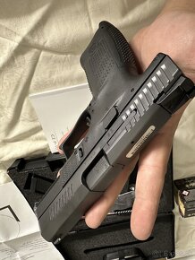 CZ P10c 9x19 pištoľ - 2