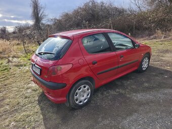 Predám Peugeot 206 1,4 benzín 55kw r.v 2006 - 2