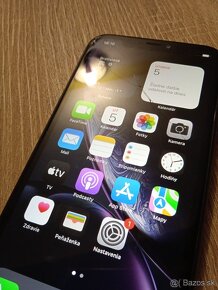 iPhone XR / 128GB čierny spredu aj vzadu praskliny - 2