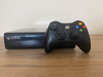 Xbox 360 E a KINECT - 2