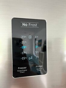 Predám Samsung Chladničku s Mrazničkou NO FROST | 269L + 98L - 2