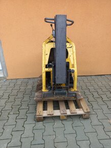 Vibrační deska Husqvarna, Atlas Copco, Dynapac LG500. - 2