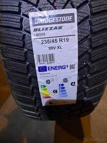 235/45R19 zimne Bridgestone Blizzak - 2