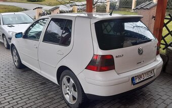 Volkswagen Golf - 2