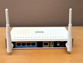 Wifi router D-link DIR-825 - 2