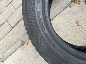 Zimne pneu. Continental 215/65 R17 - 2