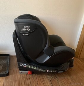 Otočná sedačka britax römer dualfix M size - 2