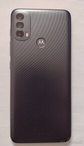 Nová Motorola e 30 - 2