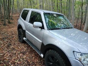 Mitsubishi Pajero 3.2 DiD 147KW AT/5 4x4 Uzávierka - 2