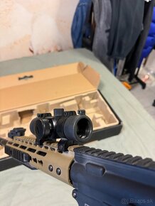 Airsoft zbraň M4 - 2