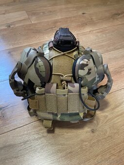 predam helmu multicam airsoft+sluchadla a ÍR - 2