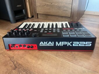 Akai MPK225 - 2