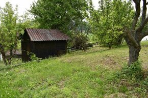 Ponúkame na predaj pozemok s elektrikou a vodou v záhradkárs - 2