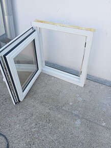 Plastové okno 60x60 cm - 2