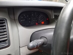 RENAULT TRAFIC- - 2