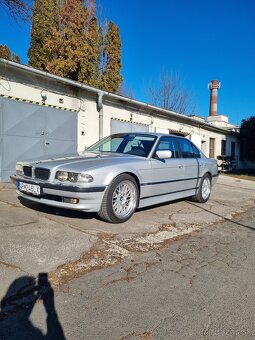 BMW 735i E38 - 2